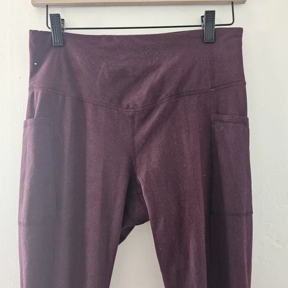 Chic Plum / Marroon Leggings With Pockets - Picture 3 of 12
